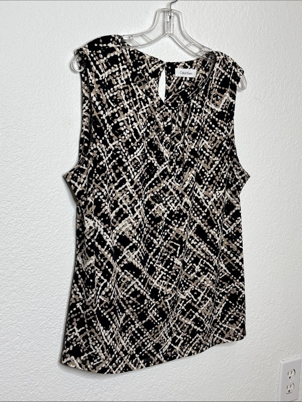Calvin Klein Sleeveless Shell Blouse Print Black and Cream - Picture 2 of 7